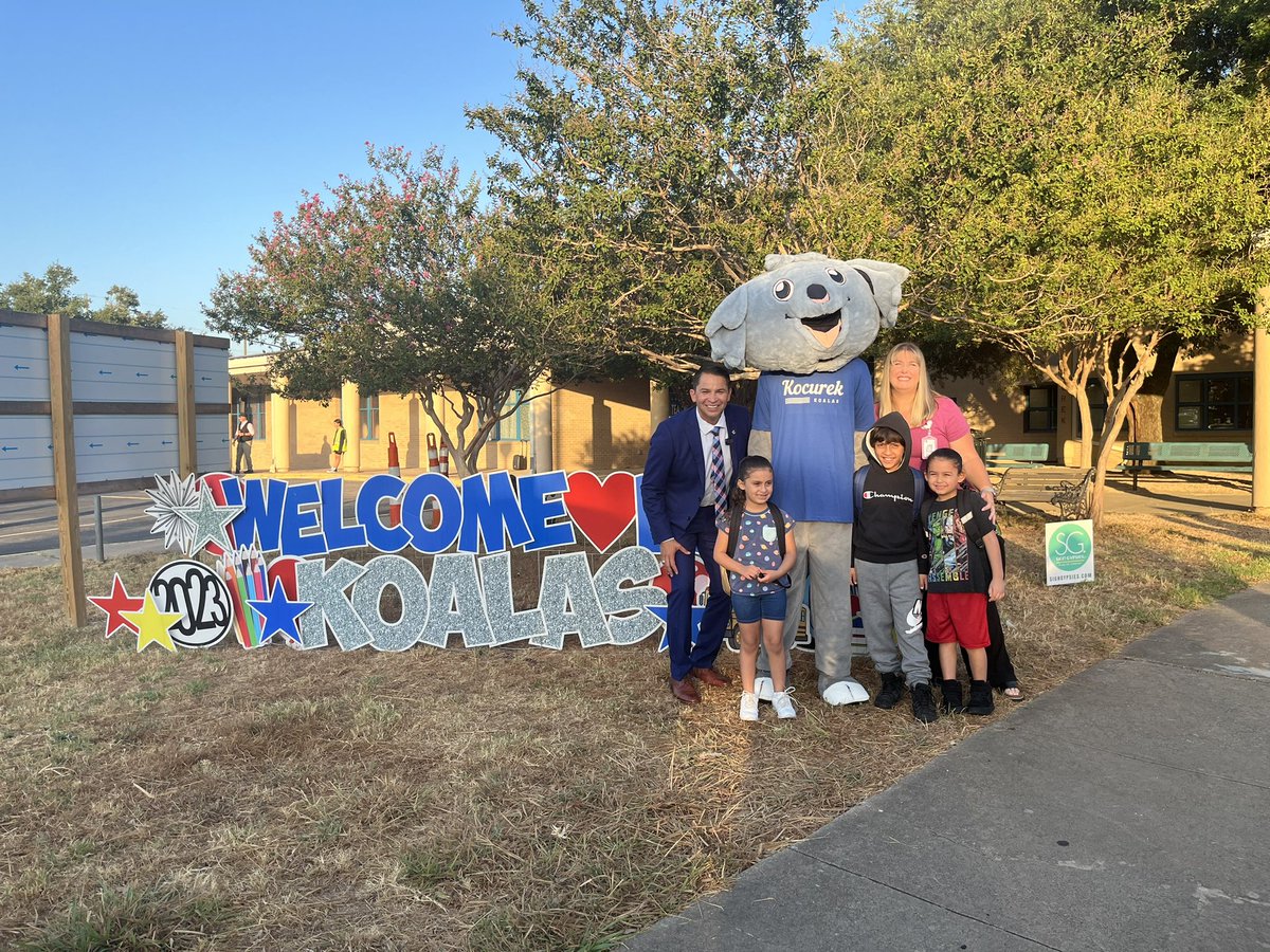 Loving that first day of school energy! First stop, were it all began for me with our @kocurekES Koalas! Starting the day off right with breakfast in the classroom. #AISDProud #WeAreAustinISD #StrongSchoolsStrongerAustin