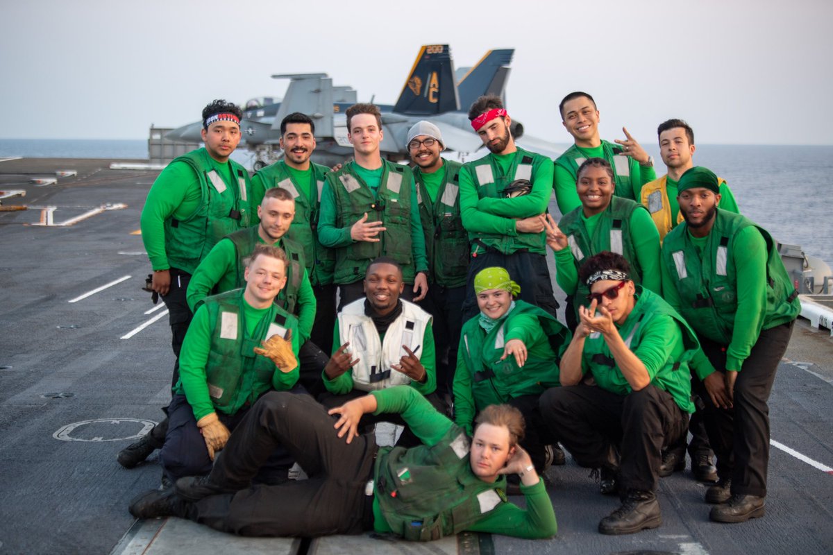 DimSumBots's tweet image. Finally back from being gone 40 days or so  for work had to settle in with the family for a bit but here is a bit of what I do. I’m the one in the yellow float coat and green jersey. I either press the fire button or I signal for the jet to turn up and launch.