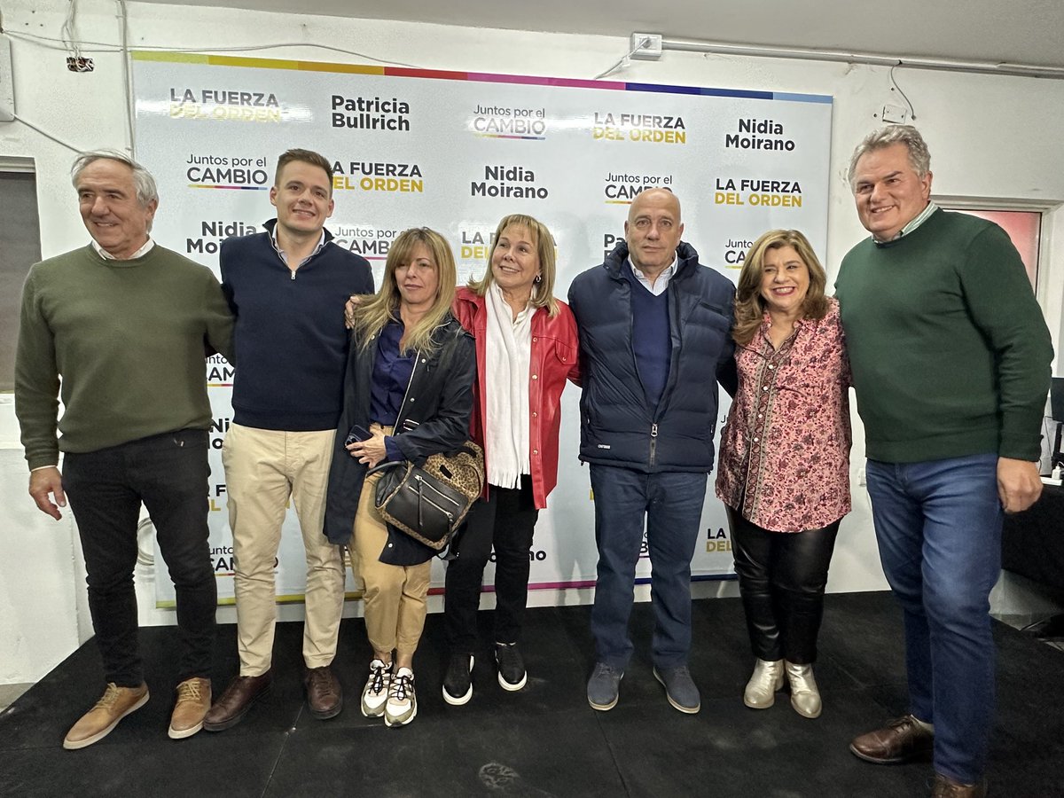 Andrés De Leo (@andresdeleo) on Twitter photo Quiero felicitar a <a href="/NidiaMoirano/">Nidia Moirano</a> por su triunfo en Bahía Blanca y ratificar el compromiso de estar unidos y trabajar para ganar en Bahía Blanca.
Escuchar el mensaje de las urnas es que debemos estar Juntos y hacer un Cambio. Quiero felicitar a <a href="/NidiaMoirano/">Nidia Moirano</a> por su triunfo en Bahía Blanca y ratificar el compromiso de estar unidos y trabajar para ganar en Bahía Blanca.
Escuchar el mensaje de las urnas es que debemos estar Juntos y hacer un Cambio.