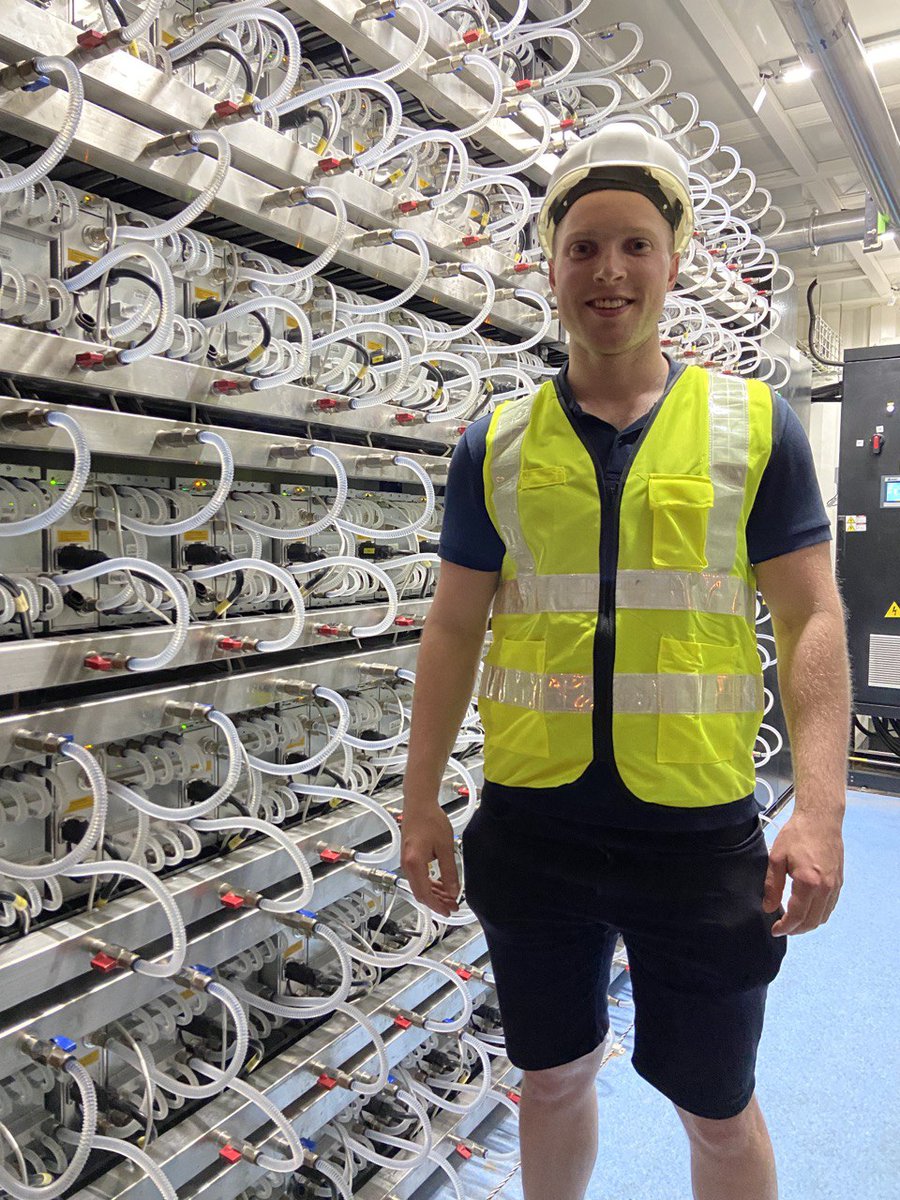 jmellerud's tweet photo. @LuxorTechTeam Many thanks to @JFKharma and @dragosid for hosting me and allowing me to see Oman's enormous #bitcoin mining potential with my own eyes.

Bullish 🇴🇲🚀

https://t.co/1gCNt8eXwr