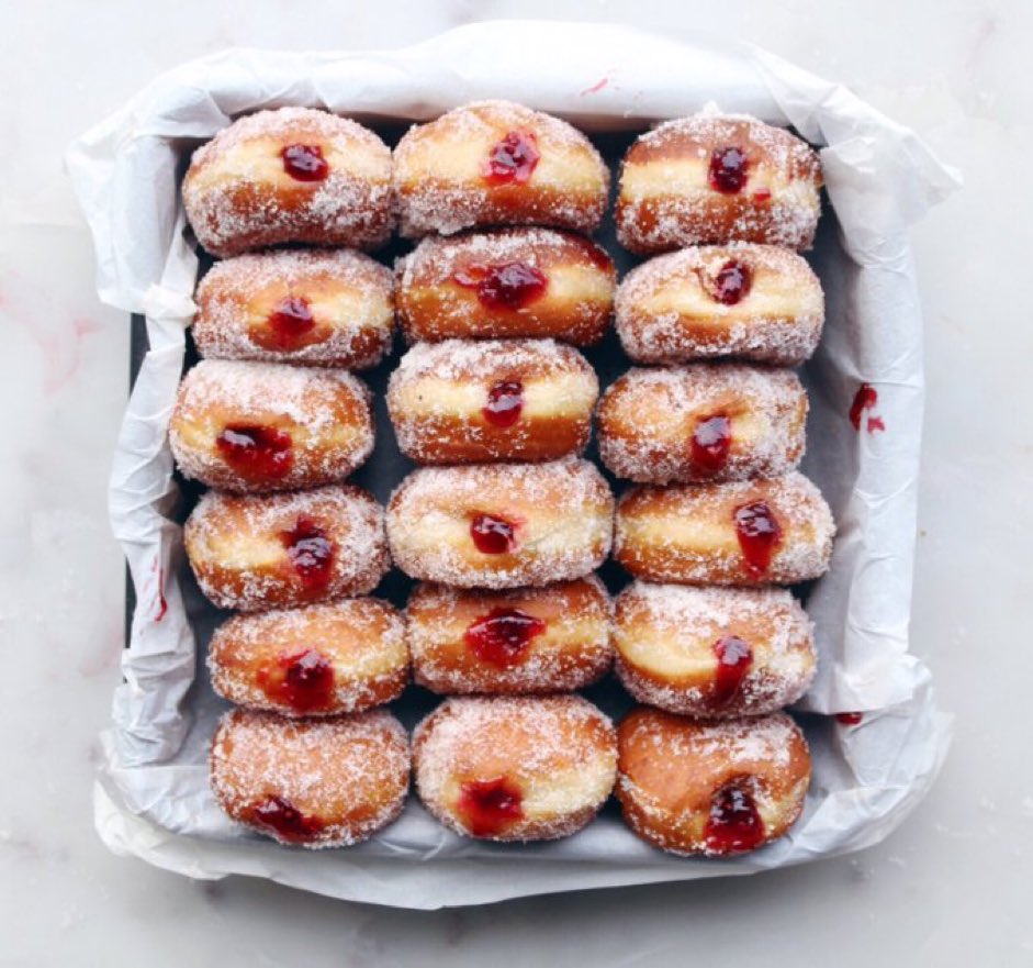 Benonwine tweet media