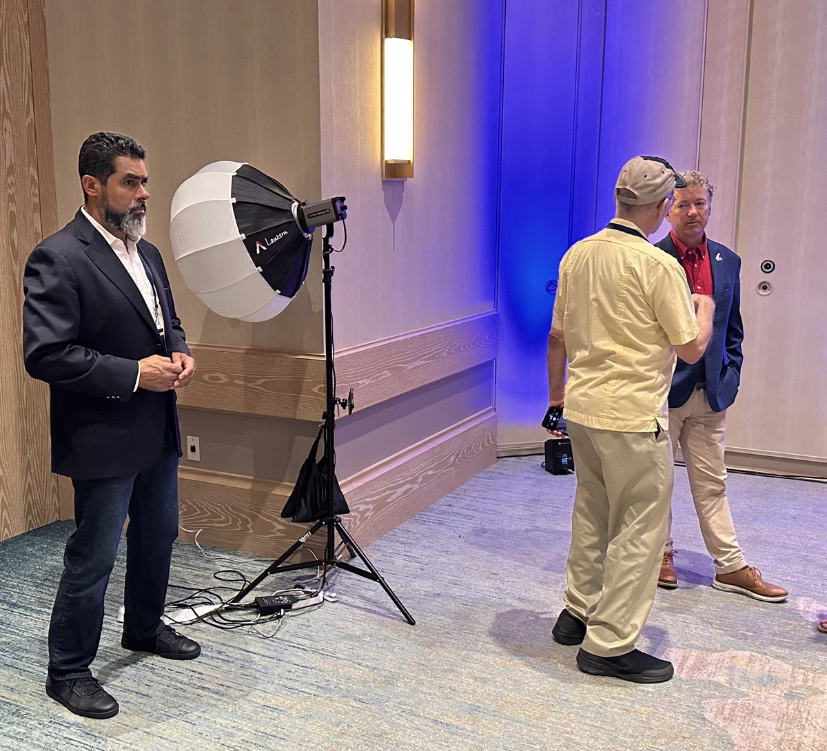 ExecSolWW's tweet image. Anytime, anywhere! Ever vigilant. #executiveprotection