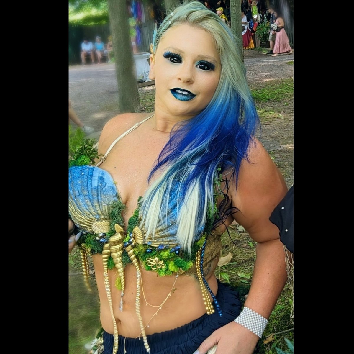 LessOfChickadee's tweet image. 