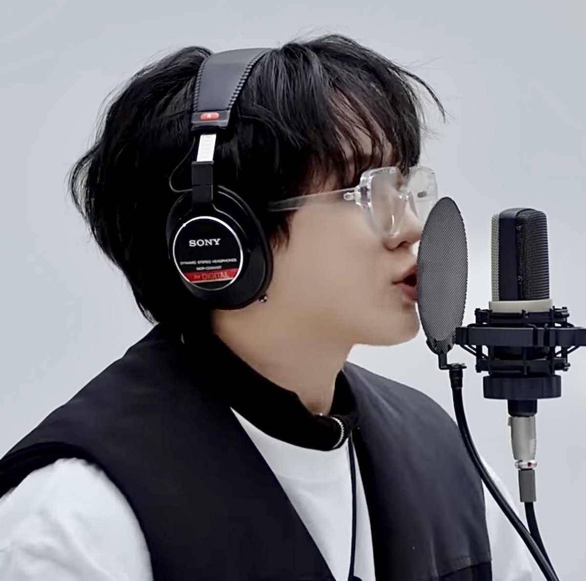 KarenSTAYs's tweet photo. I AM #Chasing_100MSTARS for #S_Class.
Listening to #StrayKids on Spotify 💚 &amp; Here is my favorite photo of Changbin for you ❤️ it’s from @The_FirstTake for CASE 143. #YouMakeStrayKidsStay 
#5_STAR 
#스트레이키즈 https://t.co/JJMr2wpQih