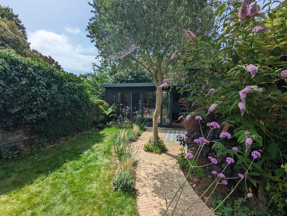 urbanescapes's tweet photo. Nestled perfectly in their enchanting new garden is Luke &amp; Zoe's stylish Abri garden studio.

Read all about our latest install &amp; see what Luke &amp; Zoe think of their new stylish space here - https://t.co/sxcWPStd3z https://t.co/6lWZ7vepK1