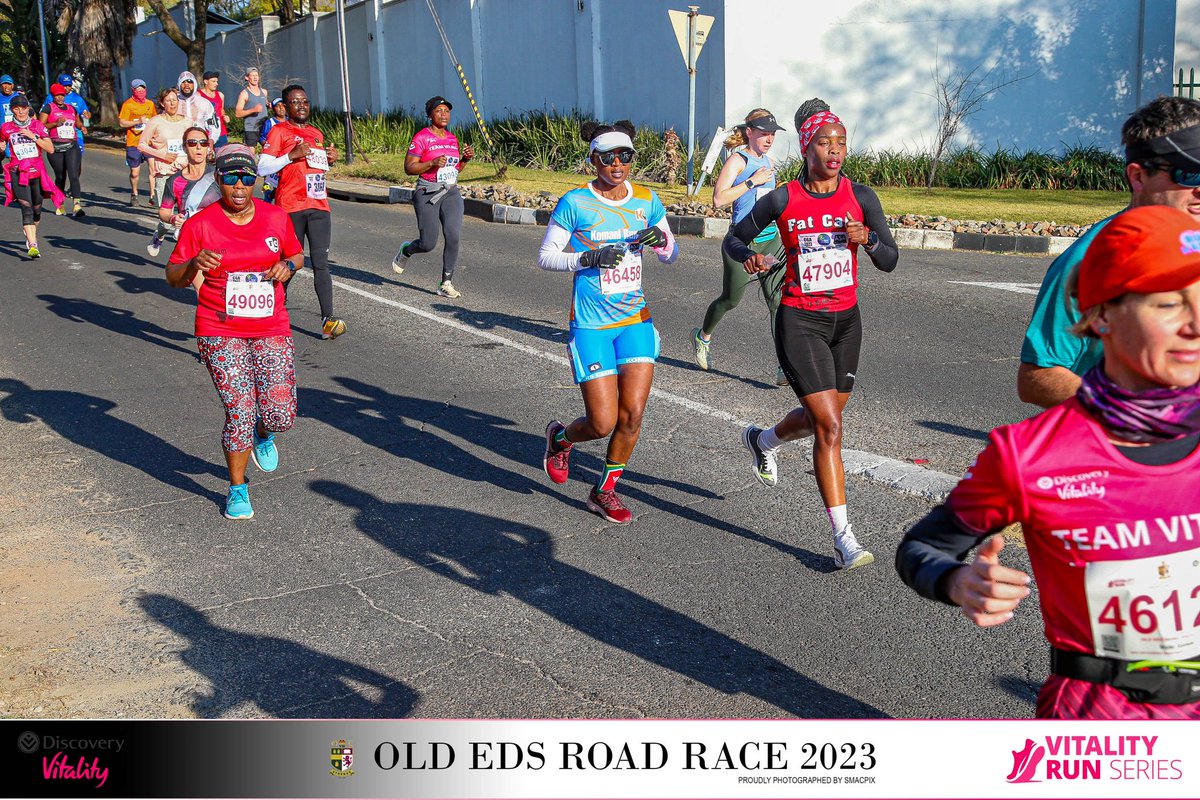 cherrie_e_fit's tweet photo. “We are building” ~ Old Eds Half Marathon | 1:59:06
#running #cherrie_e_fit #marathontraining #longdistancerunner #ultradistancerunner #fatcats #TopRunneroftheBackRunners #pumarunning #ForeverFaster #fueledbynitro https://t.co/zZGqWOJWih