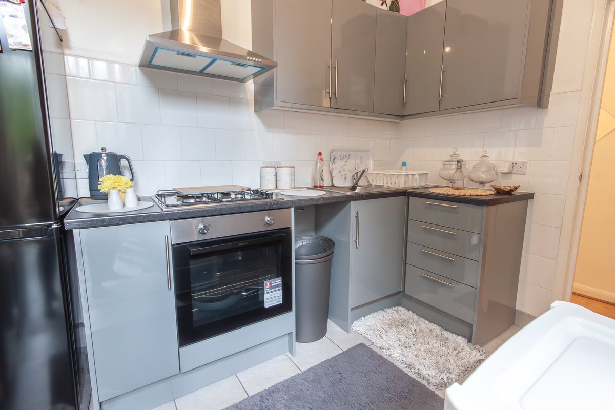 AbacusEstates's tweet photo. One of two self contained flats with the potential of converting back to a family house (STPP) 📲👀
 
📍Bathurst Gardens, NW10 - FOR SALE 

Check our bio for more details!

#forsale #saleproperty #londonproperties #london #estateagency #realestate #realestatelife #property https://t.co/Lo0oprZk6S