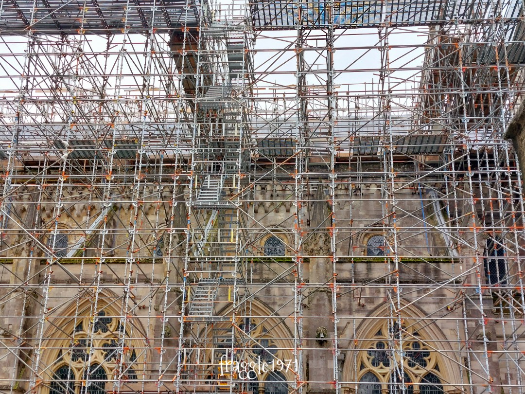 The Cathedral scaffolding is finally beginning to be removed @Chiobserver @ChiCathedral @greatsussexway @VisitSEEngland @BBCSussex @ChichesterDC @ChichesterBID