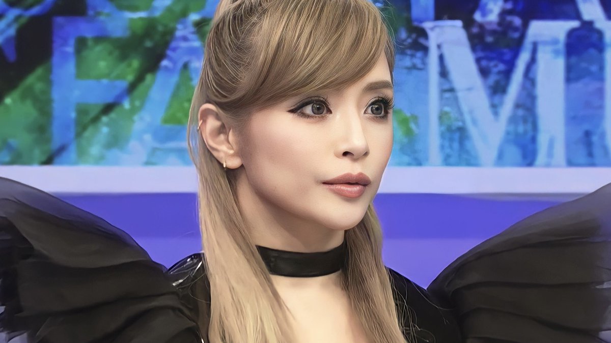 ayu_fantastic's tweet photo. 令和の浜崎あゆみ(44)、控えめに言ってビジュが神すぎる https://t.co/nF6BXv011Z