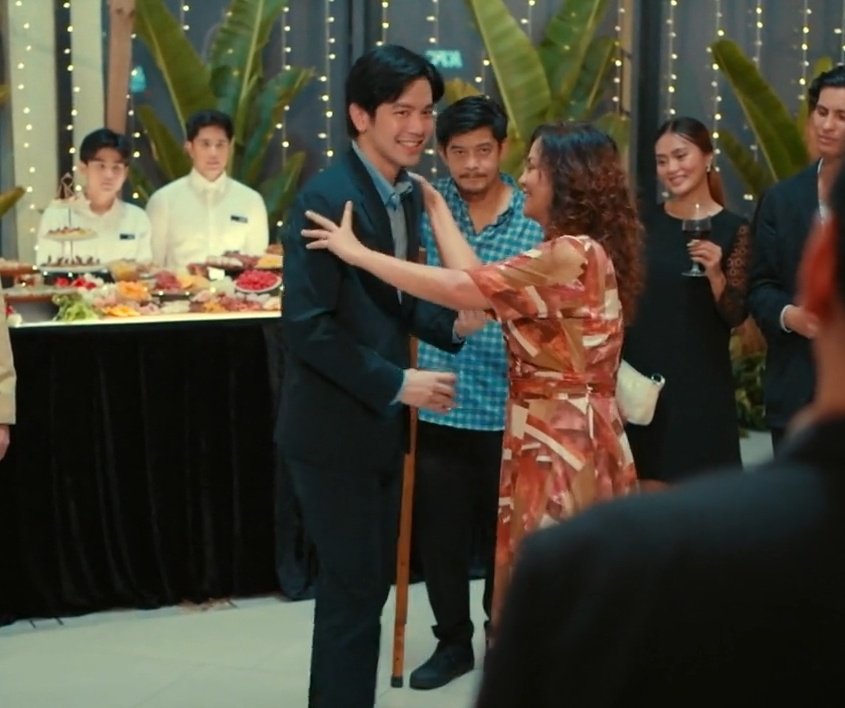 TeamJoshuaHK's tweet photo. ramdam ko yong bwesit mo lorenzo at ni Tatay Mario pero tawang tawa ako sa nanay Vangie mo @iamjoshuagarcia 😂😂 pagaling  din talaga ni Ms Eula! 

#UnbreakMyHeart https://t.co/hymFcM71hW