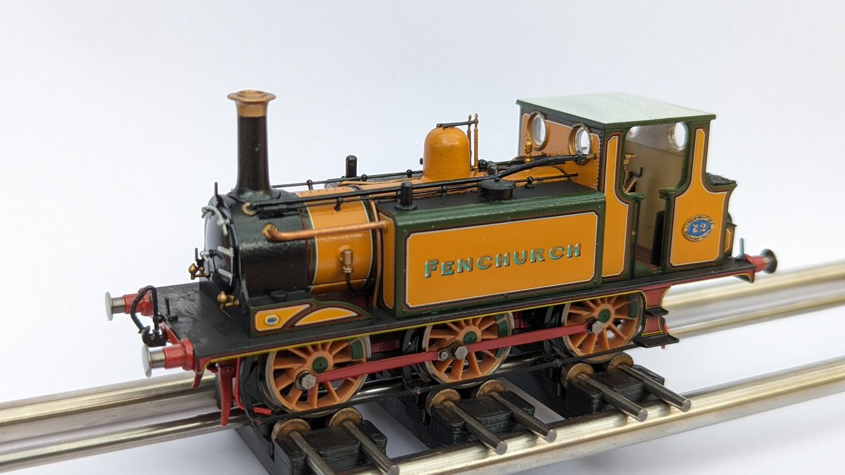 MattwicksBMR's tweet photo. Well that's Fenchurch pretty much finished, there's some buffer beam details that need to be changed but overall pretty happy.
Thanks to Precision Labels, EB Models
#BluebellRailway #OO #4mm #Stroudley #LBSCR @hornby
#Fenchurch #PrecisionLabels #ModelRailway # https://t.co/kPMtD8jIoF