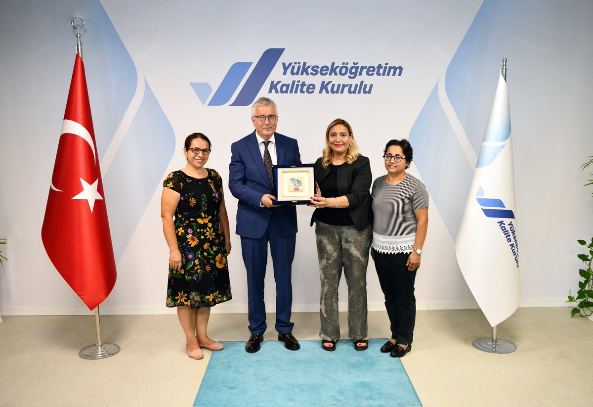 Ebelik Eğitim Programları Değerlendirme ve Akreditasyon Derneği (EPDAK) Başkanı Prof. Dr. Fatma Deniz Sayıner, Başkan Yardımcısı Prof. Dr. Serap Ejder Apay ve Yön. Kur. Üyesi Dr. Öğr. Üyesi Duygu Murat Öztürk, YÖKAK Başkanı Prof. Dr. Ümit Kocabıçak’a nezaket ziyaretinde bulundu.