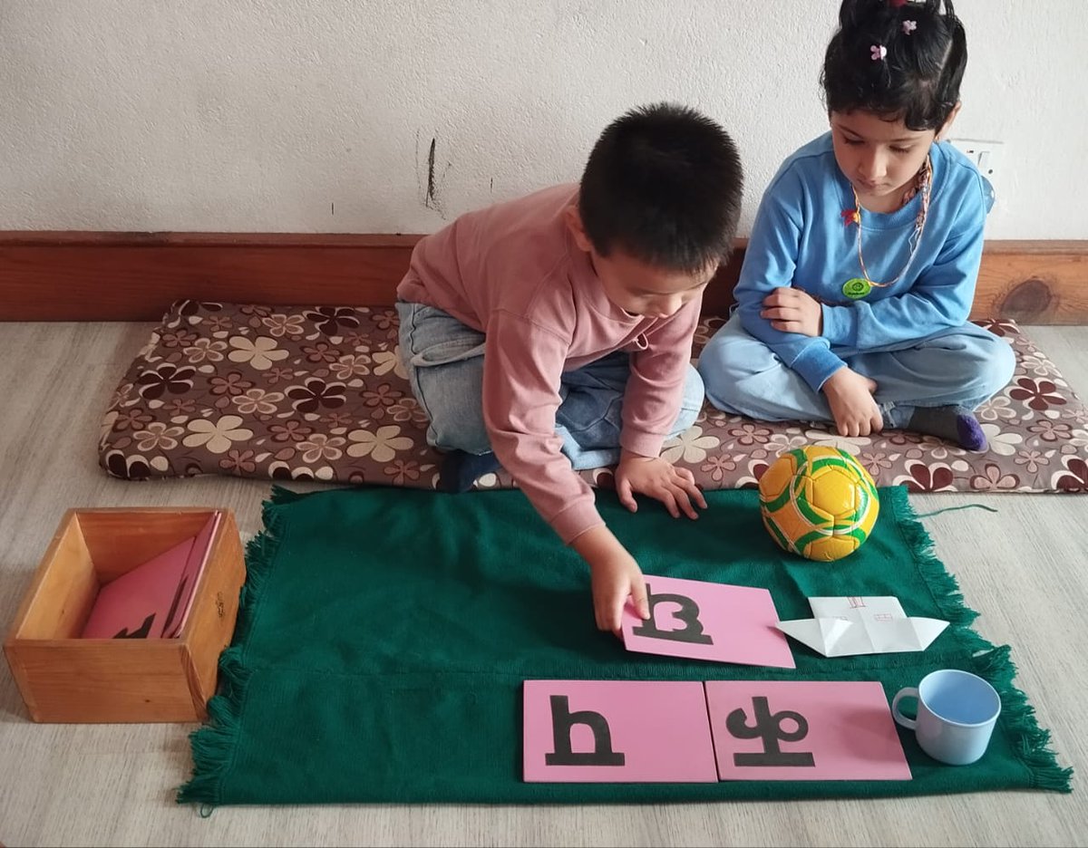 shikshanter's tweet photo. #learningisfun #learningbydoing #learningnepali #shikshantar #school #Preschool https://t.co/hxM2ElQoo0
