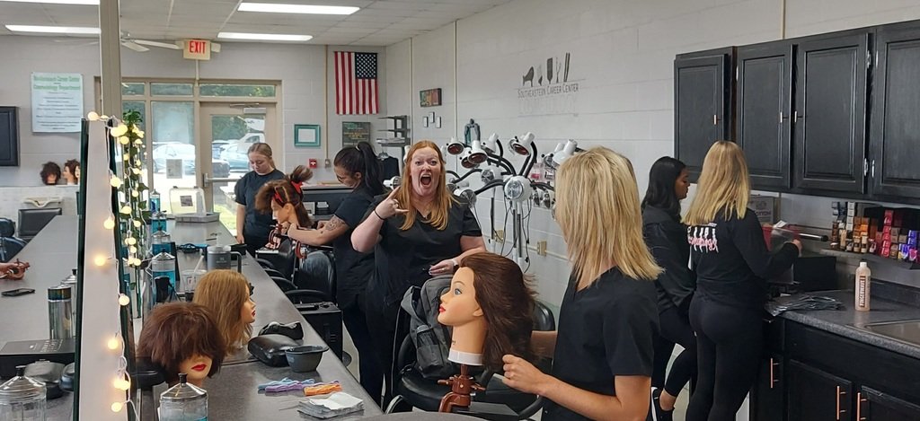 Cosmo II getting back into the groove! Looks like they are ready to rock this new school year! 
#SCClearn #SCCexperience #TradesSchool #SCCcosmetology #CosmetologySchool #HairandBeauty