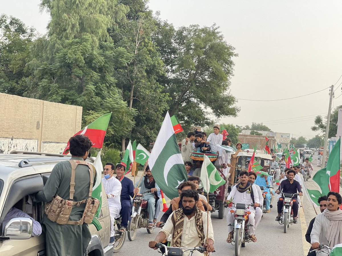 TehsilMayorPTI's tweet photo. چئیرمین عمران خان اور صوبائی صدر سردار علی امین گنڈاپور کے حکم پر پی ٹی آئی رہنما مئیر پیر کمال شاہ کے زیر قیادت زبردست ریلی کا انعقاد۔
#14August 
#ImranKhanKaPakistan 
@YarMKNiazi @AliAminKhanPTI @FaisalAminKhan https://t.co/F67pqeoV4f