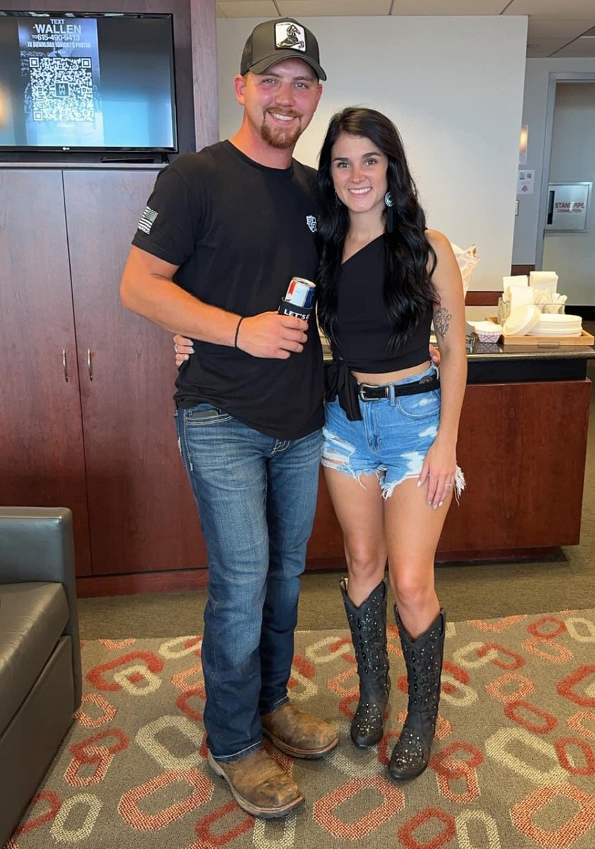 She was fallin for Wallen but went home with Hardy!😉❤️