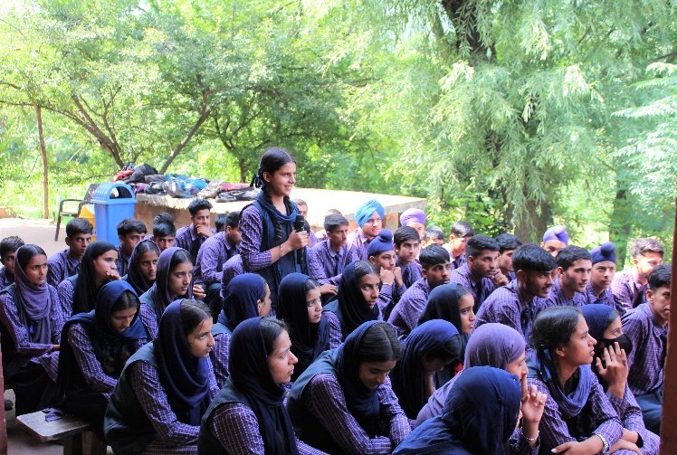 prodefencejammu's tweet photo. #CyberAwareness
#IndianArmy organised a lecture at Modern Public Academy, Dara Dullain, #Poonch (J&K) to educate the students on the various types of #CyberCrimes to include #Hacking, #Ransomware, #Espionage, #FinancialTheft & #Phishing.
@SpokespersonMoD
@adgpi
@OfficeOfLGJandK https://t.co/y6F9YGptHw