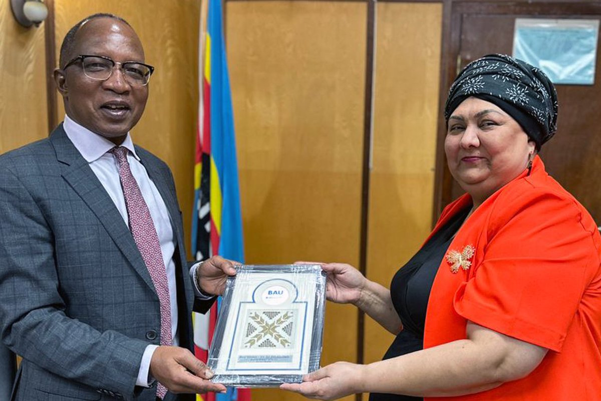 BAU Kıbrıs, Uluslararası Ofis Direktörü Nüket Tanol, Eswatini Krallığı Başbakanı Rt. Sayın Kleopas Sipho Dlamini’ye nezaket ziyaretinde bulundu.

Ziyaret sırasında iki ülkenin eğitim sistemleri ve yüksek öğretim alanında olası işbirliği konularında fikir alışverişinde bulunuldu.