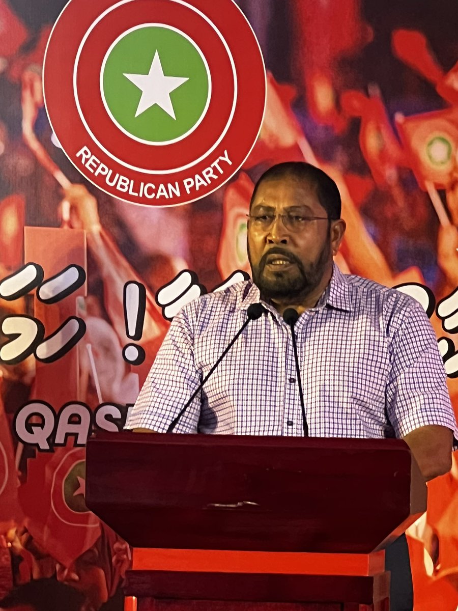 aishathalinaaz's tweet photo. @ahmedmubean މިހުންނެވީ ގައުމީ ކެންޑި ޑޭޓް �� އެންމެތަޖްރިބާކާރު އެނެމެ އިޚްލާސް އެންމެ ބިނާކުރަނިވި ވިސްނުންފުޅު ގެންގުޅުއް ވާ، ޖާނާ މާލުން ގައުމް އަށް ޚިދްމަތް ކުރައްވަމުން ގެންދަވާ އިޚްލާސް ތެރި ގައުމް ގެ ދަރިއެއް. ލިސްނަވާފަ ވޯޓް ދެއް ވާނީ ✅5 ކަށް.ޝުކުރިއްޔާ ފަށް ފަށުން https://t.co/UuEwoTDaet