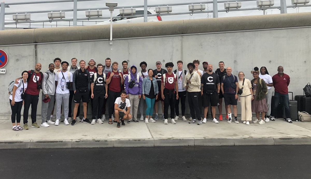 ColgateMBB's tweet photo. Saying au revoir to France after an amazing trip! 

A big thank you goes out to our guides Javier, Max, and Joseba. 

#GoGate | #GateToFrance https://t.co/gCwKEFRJlc
