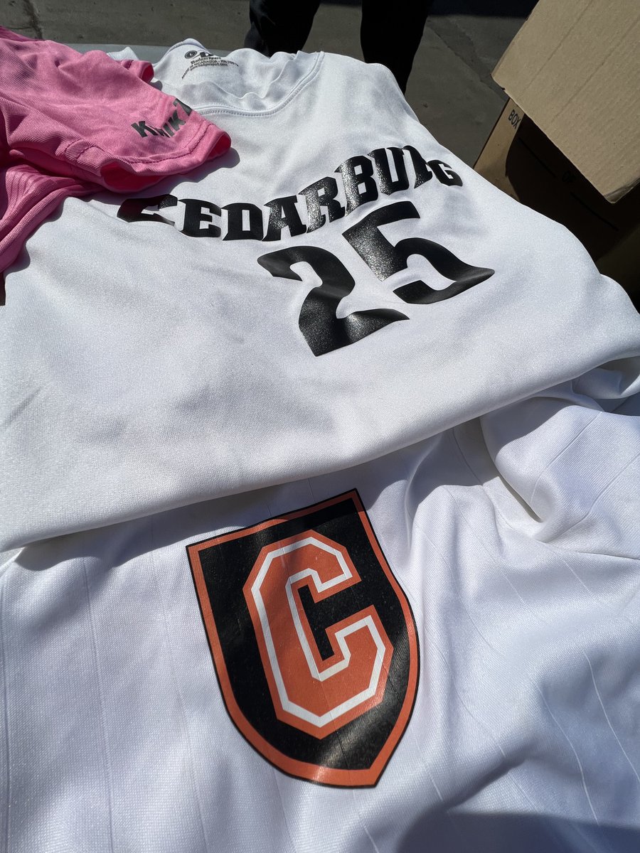 Keeper_Goals's tweet photo. We are beyond grateful for the jersey donations! We delivered them to @MtcGirl this weekend at the Soccer for Change Tournament! The girls in Zimbabwe will be thrilled! Thank you to all who donated on such short notice 😀 @MKickersSC @BavarianSoccer @StrikeFC_WI Tosa Kickers https://t.co/bznpJWGZiS