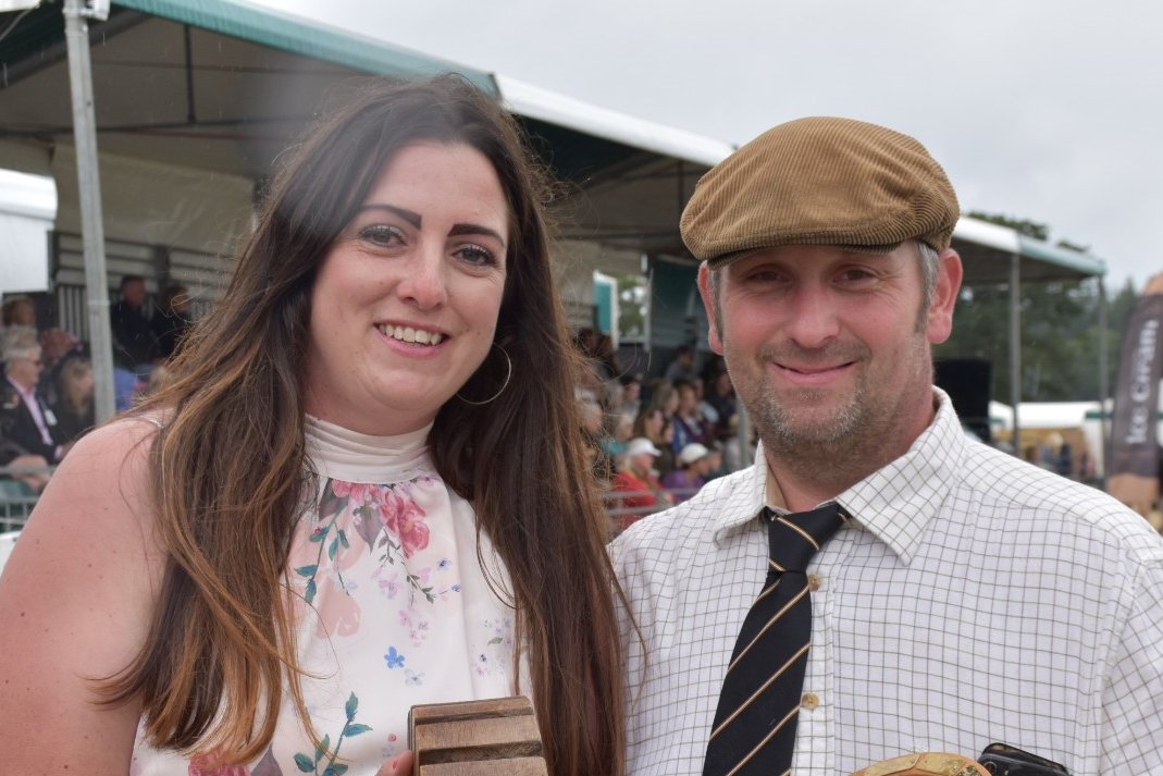 Holly &amp; Lester of Newhouse Farm Botley were on Fred Dinenage's BBC Radio Solent show. An enjoyable listen, and a great opportunity to hear about just some of their wonderful farm activities.
Listen in from 2:10:10 to 2:38:01 to hear their full interview. bbc.co.uk/sounds/play/p0…