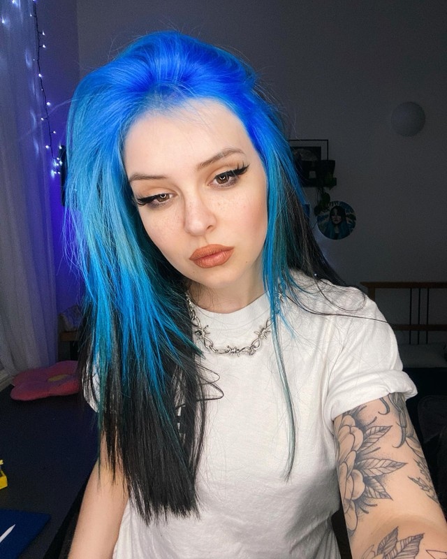 arcticfoxcolor's tweet photo. It's all about ✨COLOR PLACEMENT✨ #AFposeidon #bluehair #colorplacement
1: @ivsleeps used Poseidon and Aquamarine
2: @john.n1115 used Poseidon and Arctic Mist
3: @kristenkash1 used Poseidon https://t.co/Hx3zQeRzrP