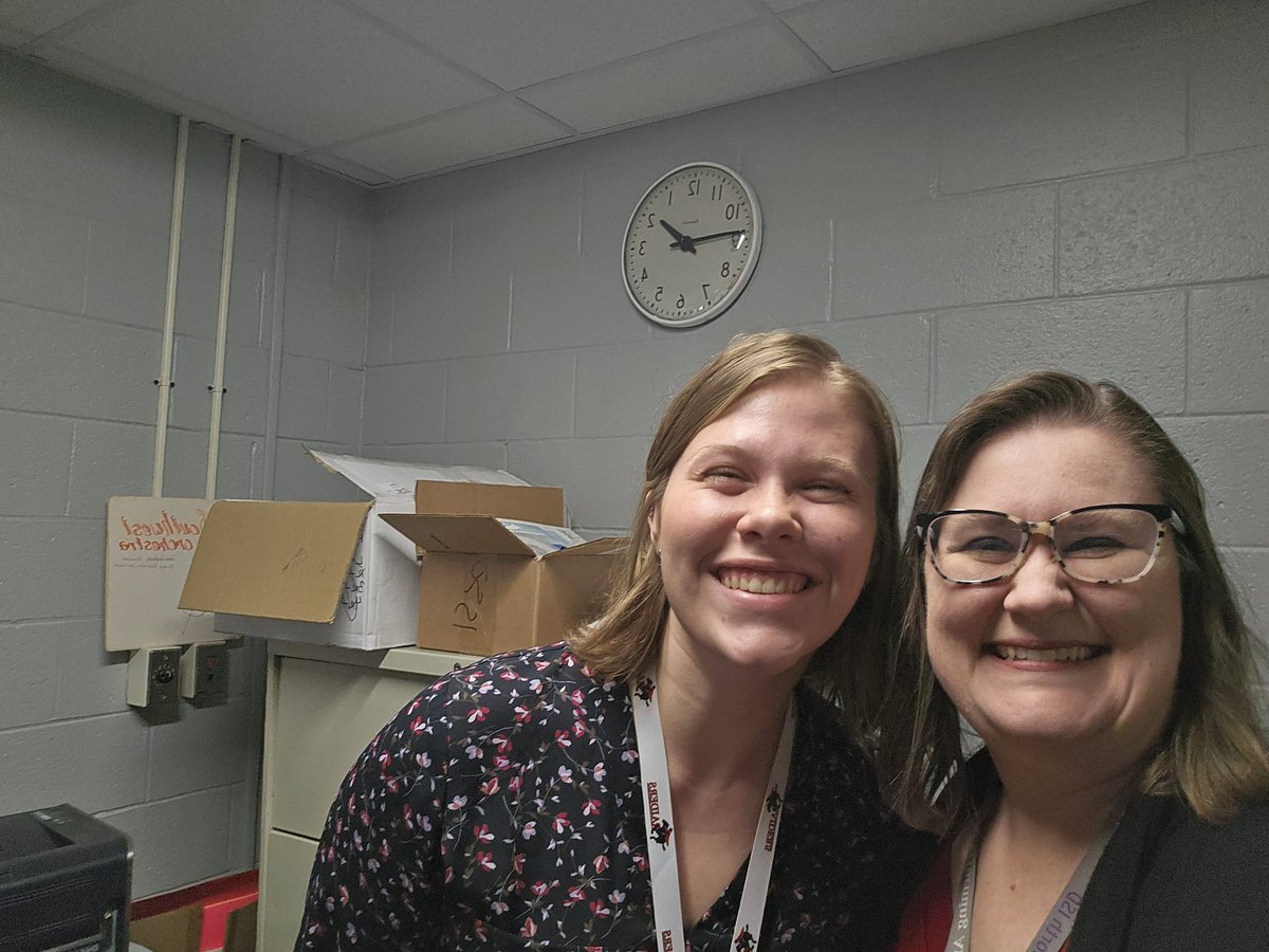JenMartinOrch's tweet photo. @SouthwestFWISD is ready for 23-24! @FWISDVPA @CannonJesse2 @lisamcastillo @CharlieGarciaFW #fwfirstday #onefortworth https://t.co/PJ09kOhcOf
