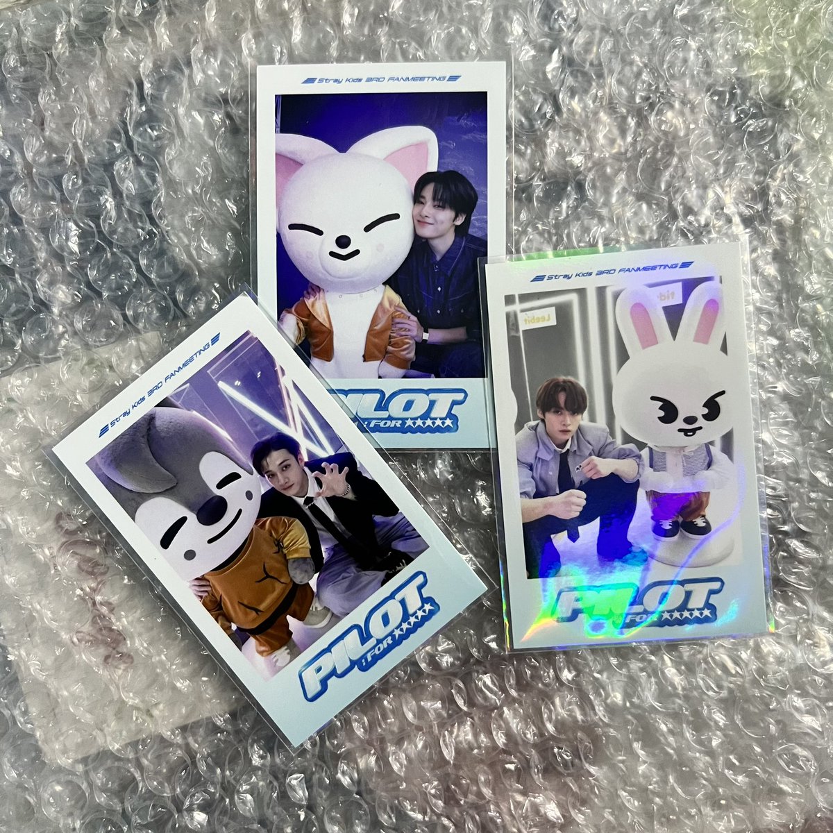 stayS2skz's tweet image. zoo zoo is home! safely and as always super fast service from @yongbokloops 💛🖤 thankyou so much for the go 🧡 #yongheefeedback