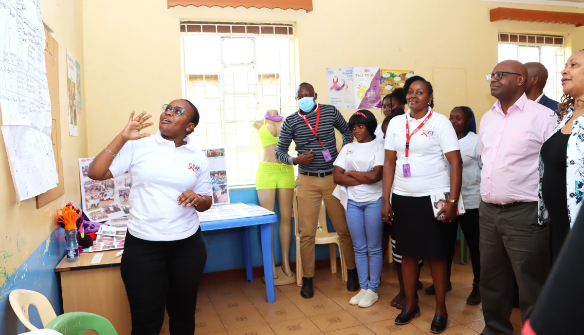 LVCTKe's tweet photo. Today, we hosted our Board of Directors, who visited LVCT Health's  Dhibiti project, where they paid a visit to the Kiandutu DREAMS site and the Thika Drop-in Center to assess the implementation of the projects' HIV Prevention interventions among the AGYW and the  Key Population. https://t.co/XfegUUeOaI