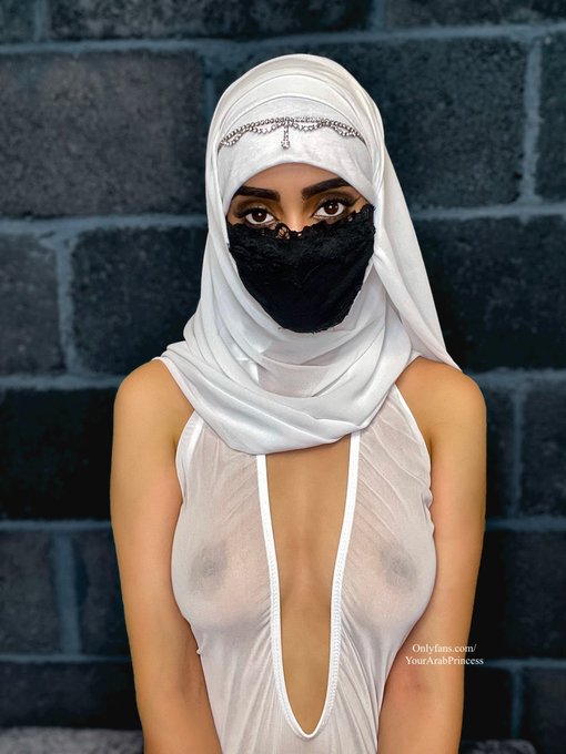 Aaliyah Aziz 🧕🏽 - Would you let me wear this on a date? 35% Flash Sale on my Onlyfans!😈💦 https://t.co/qZFRfcwpG9
