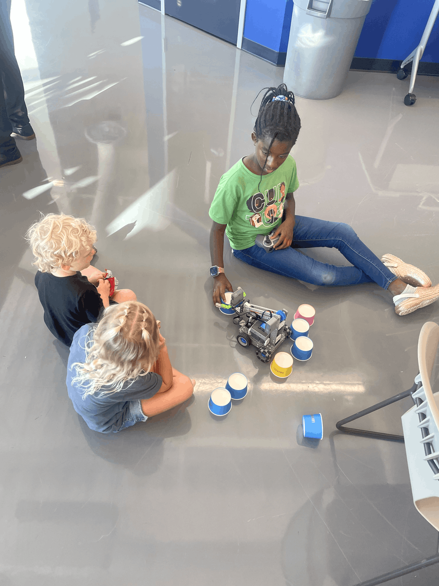 odubcilab's tweet photo. Unleashing creativity at the Innovation Lab's Code-a-Robot Family Event! Young coders and families dive into coding &amp; robotics, sparking innovation and bonding. 🚀🔌 #CodeARobot #InnovationLab https://t.co/CJfkjyM7kr