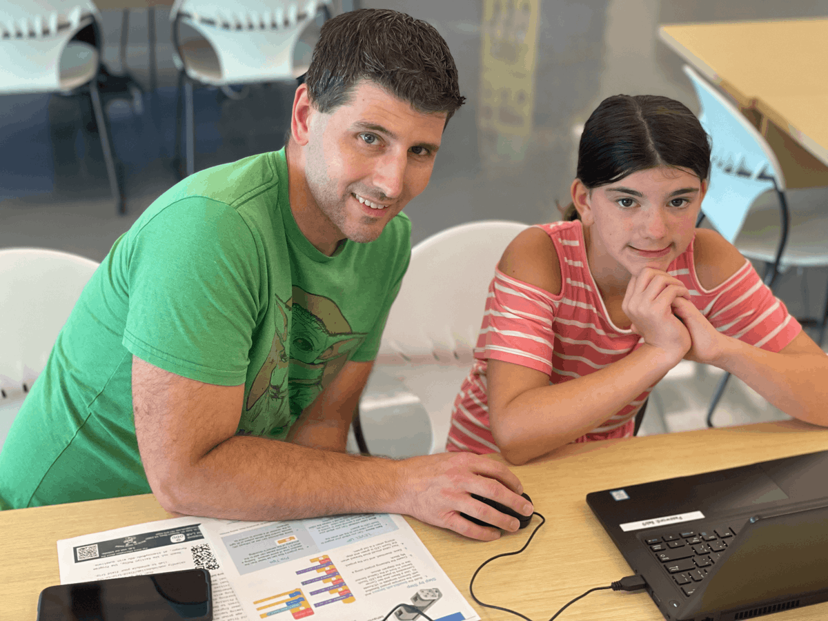 odubcilab's tweet photo. Unleashing creativity at the Innovation Lab's Code-a-Robot Family Event! Young coders and families dive into coding &amp; robotics, sparking innovation and bonding. 🚀🔌 #CodeARobot #InnovationLab https://t.co/CJfkjyM7kr