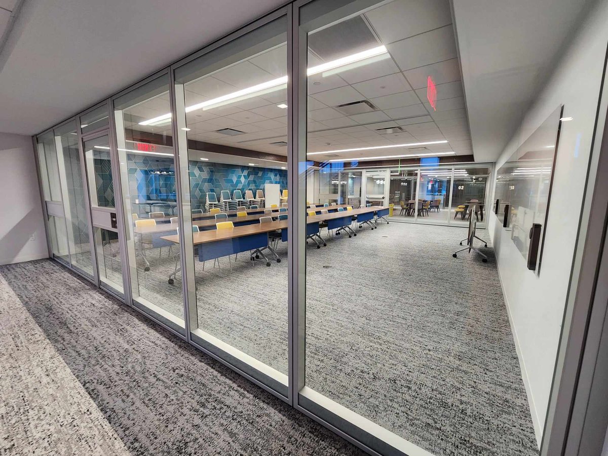 ScrantonCleaner's tweet image. 🏢Commercial business owners!! Do you have a space that needs cleaning? Need someone that will take care of the smallest detail?🏢

📞 Call us today at 570-364-4445 or visit our website scrantoncleaners.com to request a free quote and schedule your cleaning session! 📞