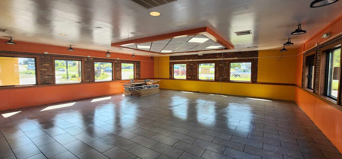 ScrantonCleaner's tweet image. 🏢Commercial business owners!! Do you have a space that needs cleaning? Need someone that will take care of the smallest detail?🏢

📞 Call us today at 570-364-4445 or visit our website scrantoncleaners.com to request a free quote and schedule your cleaning session! 📞