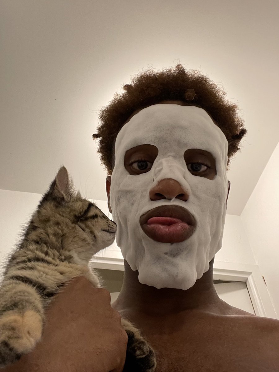 benoverflowers's tweet photo. my gf and me https://t.co/PacrtHhf3Z