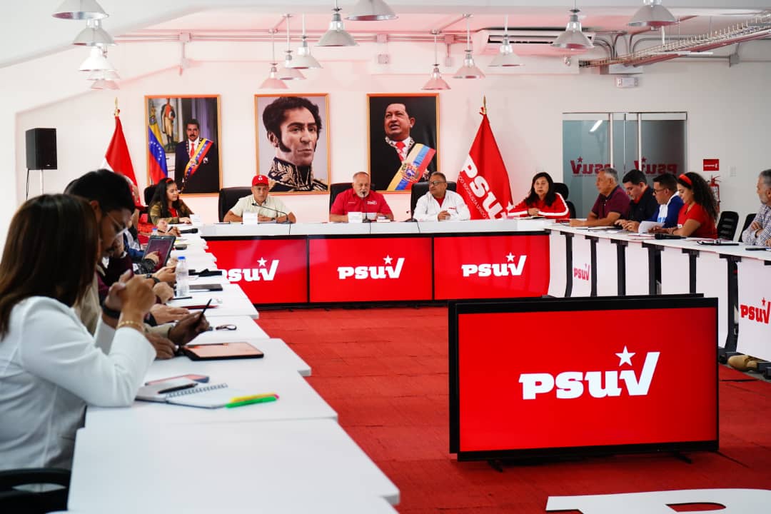"El problema de la oposición es muy triste, les está cayendo a mentiras a su propia gente", Diosdado Cabello. 

<a href="/dcabellor/">Diosdado Cabello R</a> 
#ElTipoEsMaduro