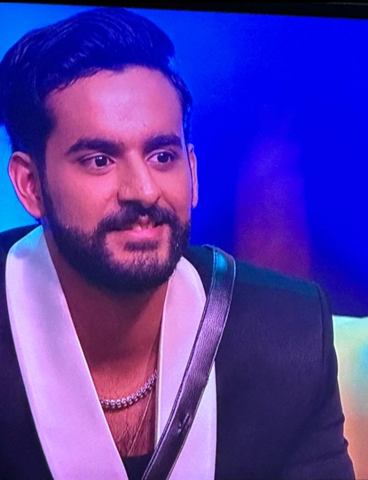 smashmrt's tweet photo. @AbhishekMalhan4 You are the deserving Winner 🏆 Atleast you tried your best... Haar jaga jeetna jaruri nhi hai, kyu ki haar ke jitne wale ko Baazigar kahte hain😉❤️
#AbhishekMalhan𓃵 #bi https://t.co/SsxIYrmTUt