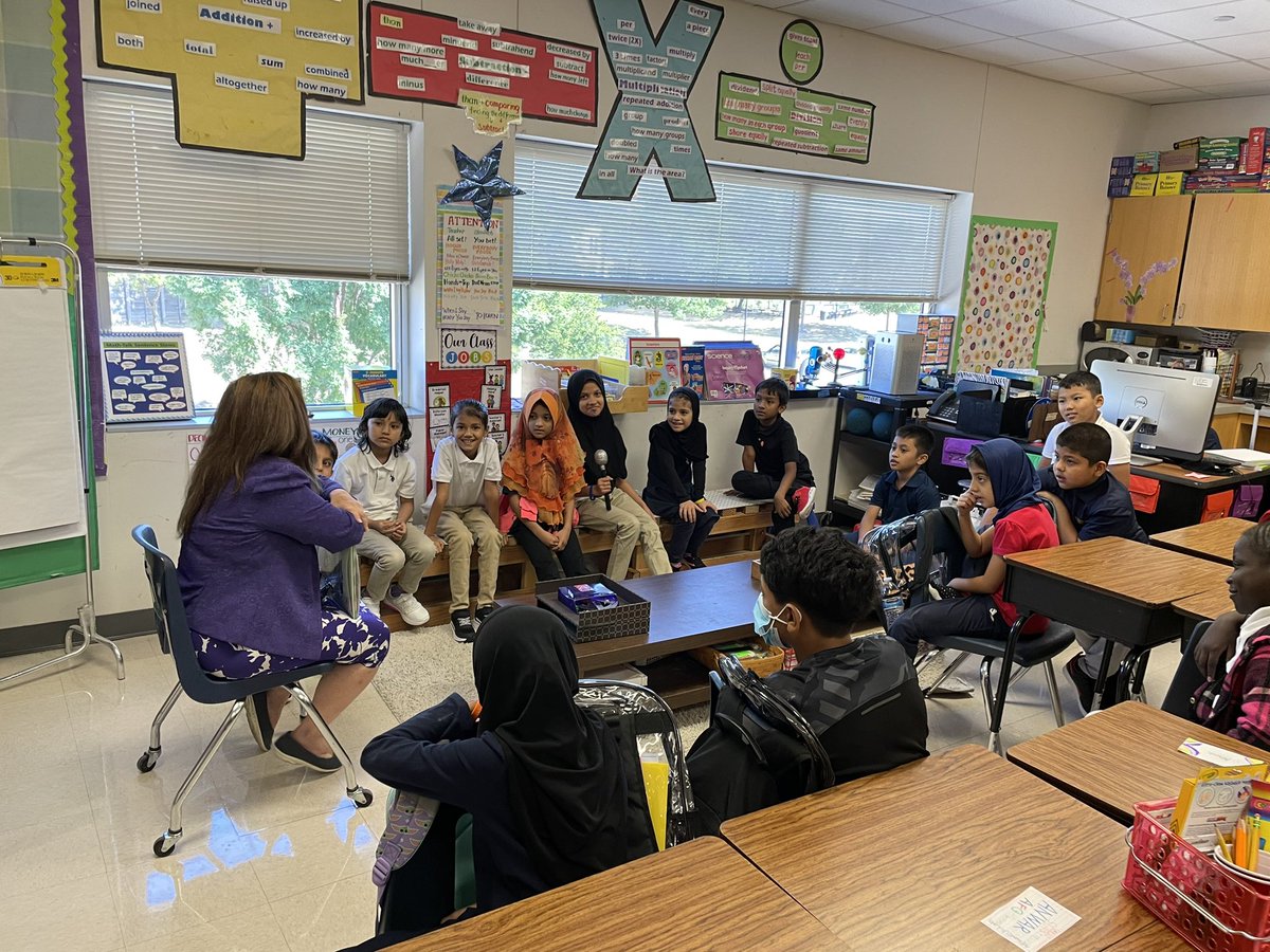 LeeMcShanJr's tweet photo. Welcome back Mighty Mustangs 🤓. 
This year is going to be great. 
#DallasISDFirstDay @RyanZysk @SBarrios_DISD @DallasISDSupt @DanforDISD @THuittDISD @ConradSchools https://t.co/y6MKiCuWZj