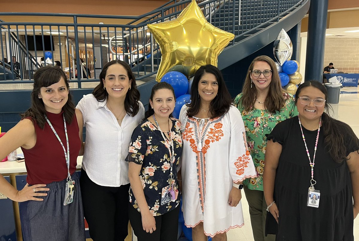 normayfarrell's tweet photo. We are so excited to have these five awesome teachers join our CNE team!!  We know you will do amazing things ❤️💙🍎✏️ @NISDCNE https://t.co/CVn1yU2Pv0