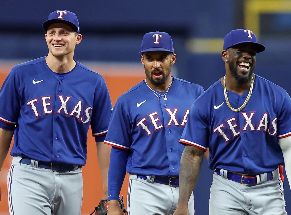 lynziekate's tweet image. it’s almost surreal as a Dallas sports fan to look at all four of these teams and be excited for what their season holds