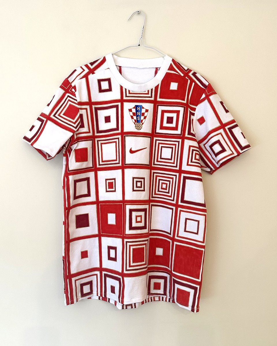 cjprojectsx's tweet photo. Hand made &amp; Hand painted Football Jerseys. IG: christianjeffery_projects #art #football #concept #afc #Lionesses #threelions #croatia #japan https://t.co/7QayAaebxw
