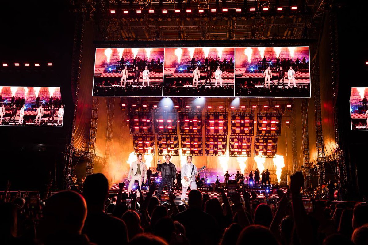 Couldn’t have pictured a better way to kick off #THETOUR 🔥 TWO sold out nights at <a href="/yankeestadium/">Yankee Stadium</a> with the best fans in the world? Yep.

Boston we hope you’re ready to party. See you tomorrow night!!