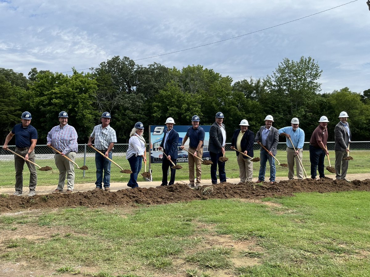 SuptDionStevens's tweet photo. Today our local Chamber hosted our groundbreaking ceremony for the new addition to the junior and senior high schools. Thank you to everyone that attended and to the ones that helped us make this project a reality.  #YourFutureStoryisourFutureStory  #ItsagreatdaytobeaSoutherner https://t.co/ePhueta181