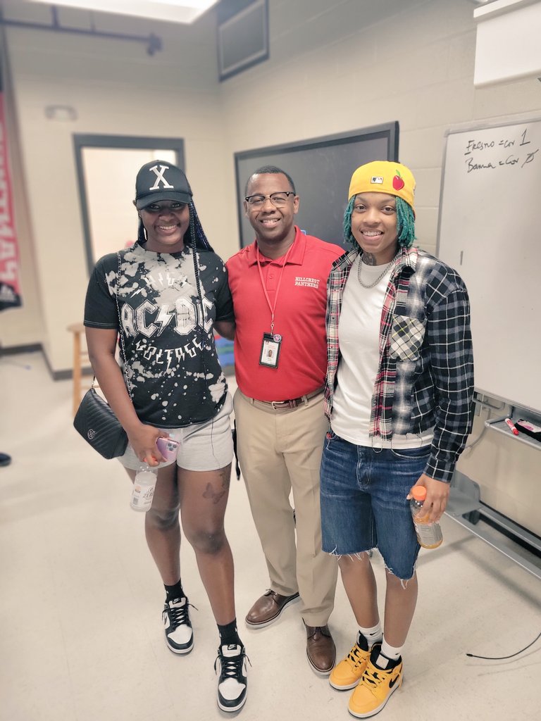 KELAN JONES tweet media