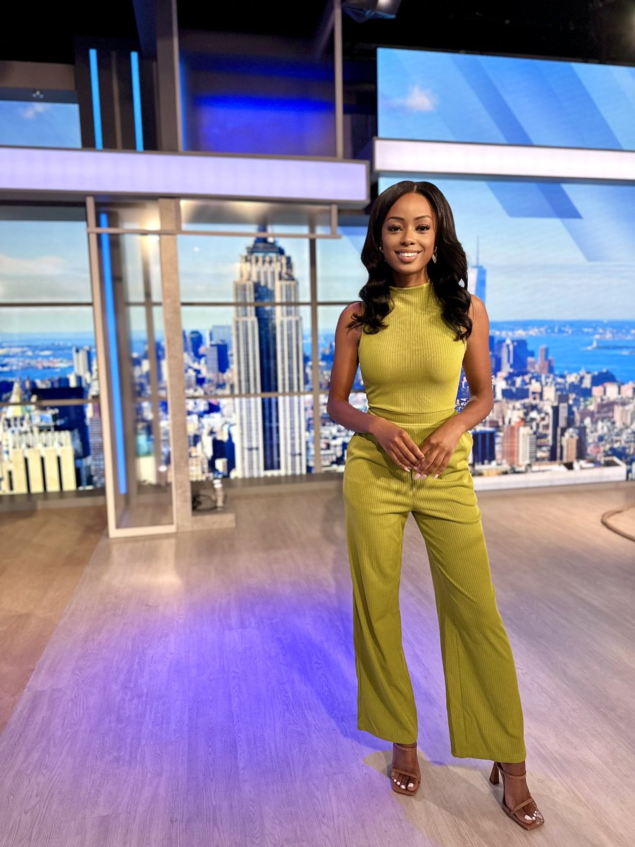 ZhaneCaldwell's tweet photo. Excited to embark on the next chapter of my career as I join the @PIX11News team as their newest reporter. Thrilled to start this new adventure and work alongside some of the best in the business. Here’s to the journey ahead! 🥂✨ https://t.co/42mfhsBsOv