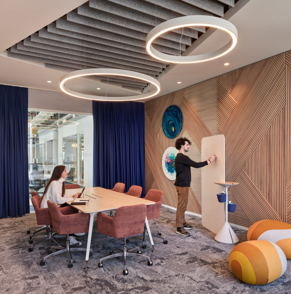 Meeting room design from Architect Information Systems.

🔗officesnapshots.com/2021/08/02/arc…
🏢 Studio 13, Architects
📸 Ibrahim Ozbunar
📍 Istanbul, Turkey