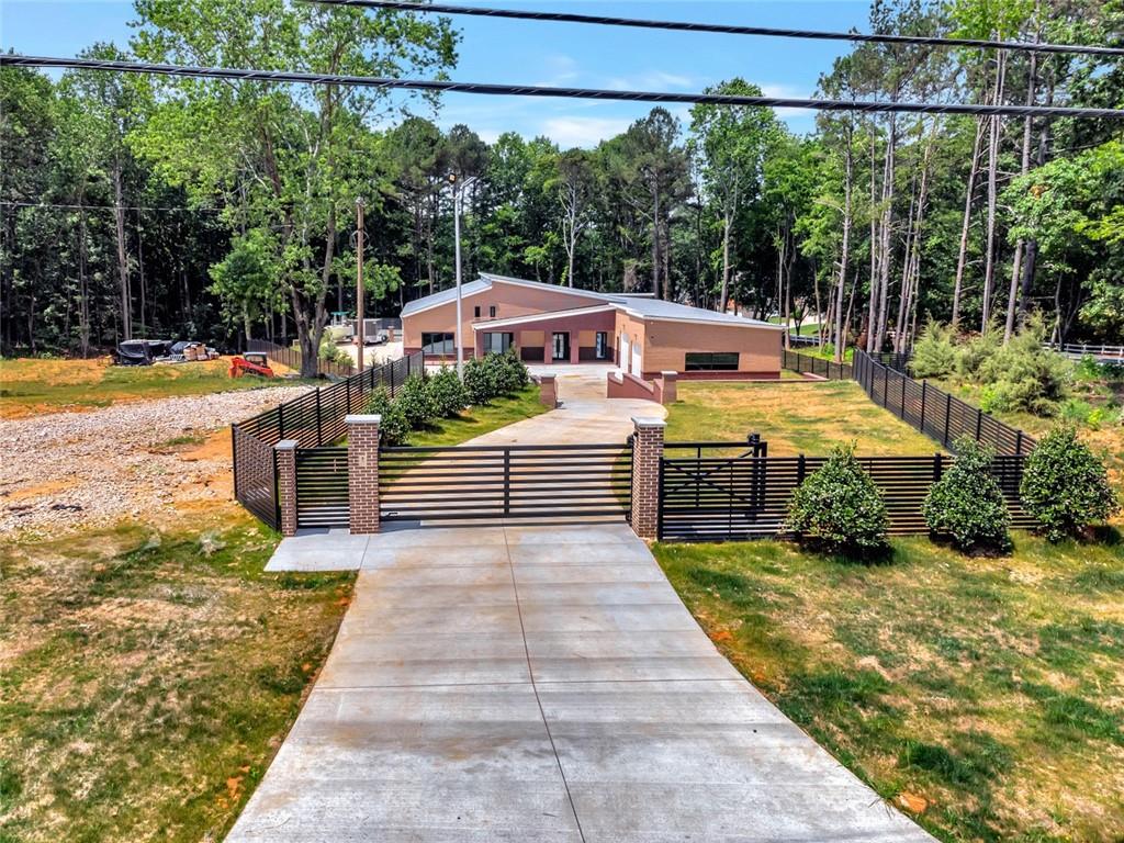 dagmarsands's tweet photo. New residential listing at 3240 Smithtown Road Suwanee, Georgia 30024. The listing price is $2,999,500. FMLS# 7236200
 
BUILDER'S OWN HOME! Proof of Funds is REQUIRED before showing the property. ONE of a KIND CUSTOM BUILT EUROPEAN RANCH with 5 Bedrooms and 6 Full &amp; 1 Half Baths. https://t.co/TZytT1PhTS