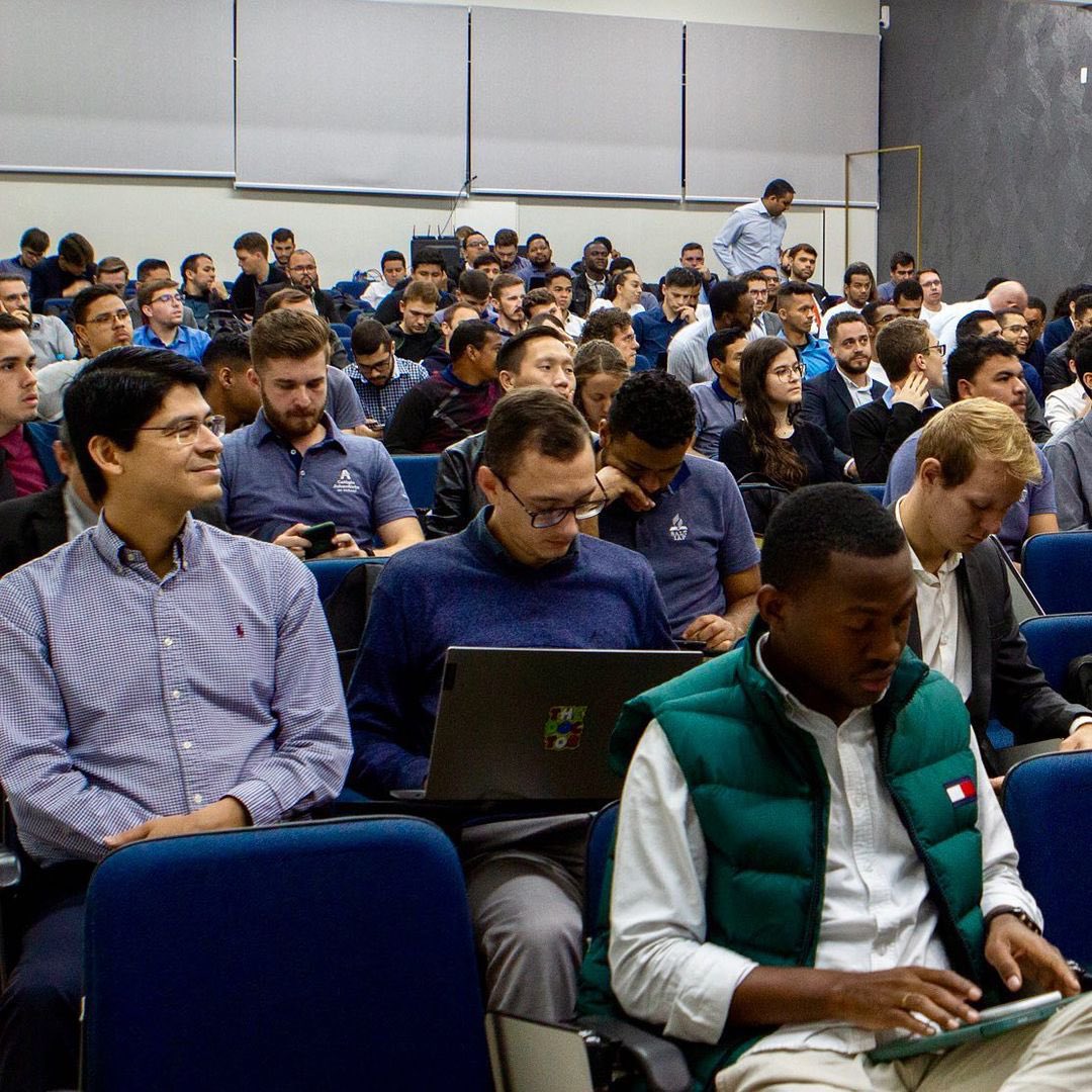 Capela especial com a presença do Pr. Adolfo Suárez, reitor do Seminário Adventista Latino-Americano de Teologia (SALT) - DSA. E líderes do ministério de publicações da União Sul Brasileira (USB) e União Centro Oeste Brasileira (UCOB).

#saltfap #teologia #publicações