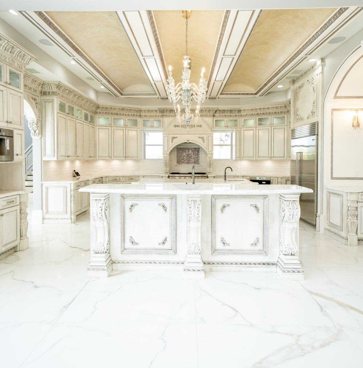 TileCenterUsa's tweet image. Mediterranean Magic: Marble Countertops, Double OG Edge! ✨🏡 Elevate your space with timeless allure. Explore at tilecenterusa.com/products/ceram… or visit our store and transform your home's charm! 🏠🌟 #TileCenter #MarbleCountertops #MediterraneanLook #TransformYourSpace #VisitUs